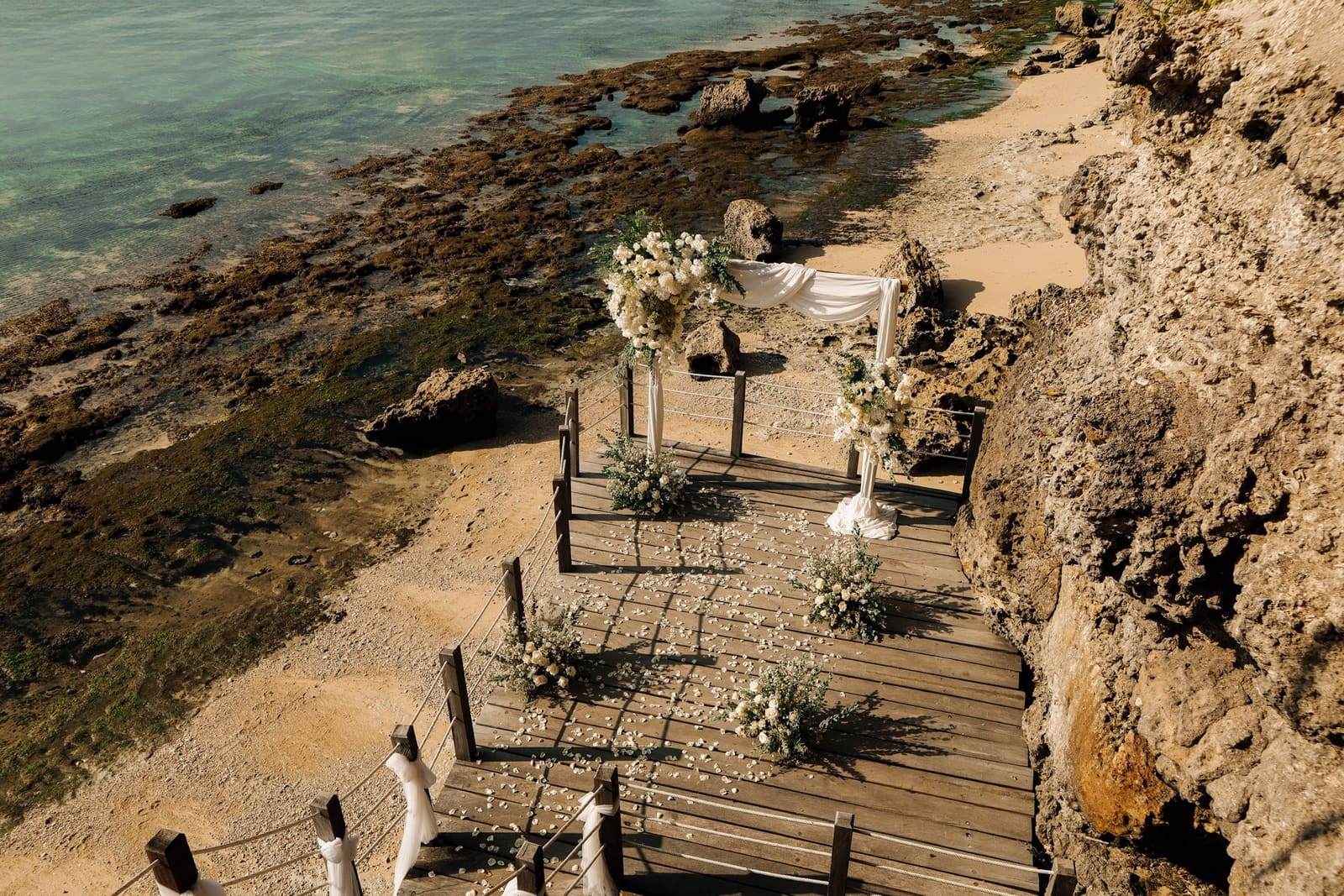 Surfari Deck, Svanata Uluwatu