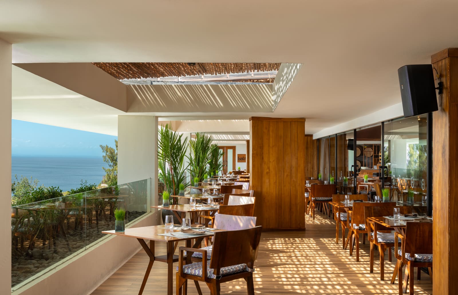 Romantic Dinner by Svarasa, Svanata Uluwatu