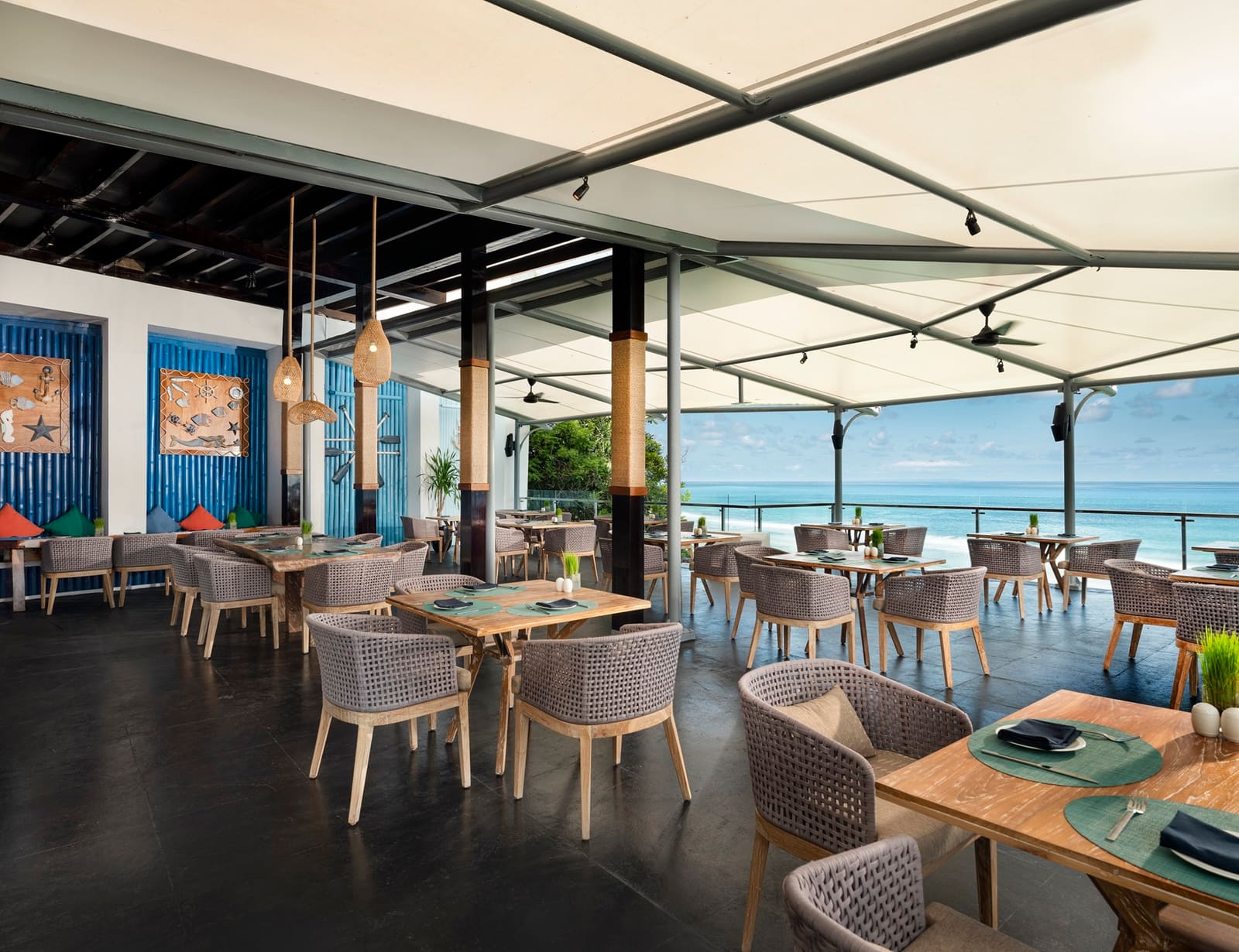 Botol Biru Bar & Grill, Svanata Uluwatu