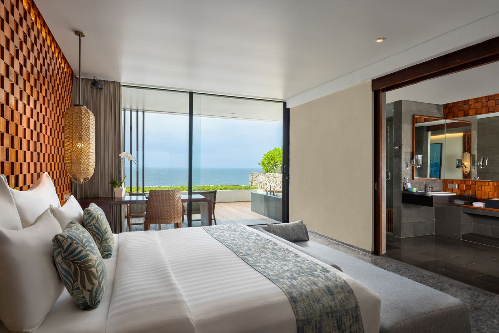 Ocean Front Suite, Svanata Uluwatu