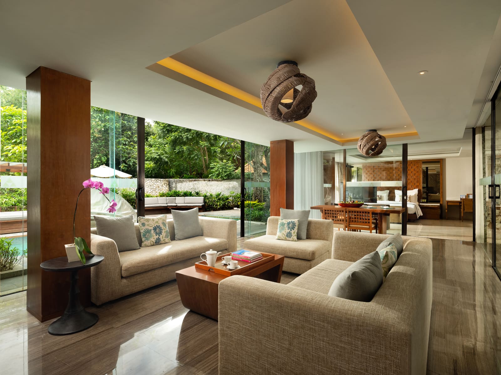 Villa with private pool and garden
